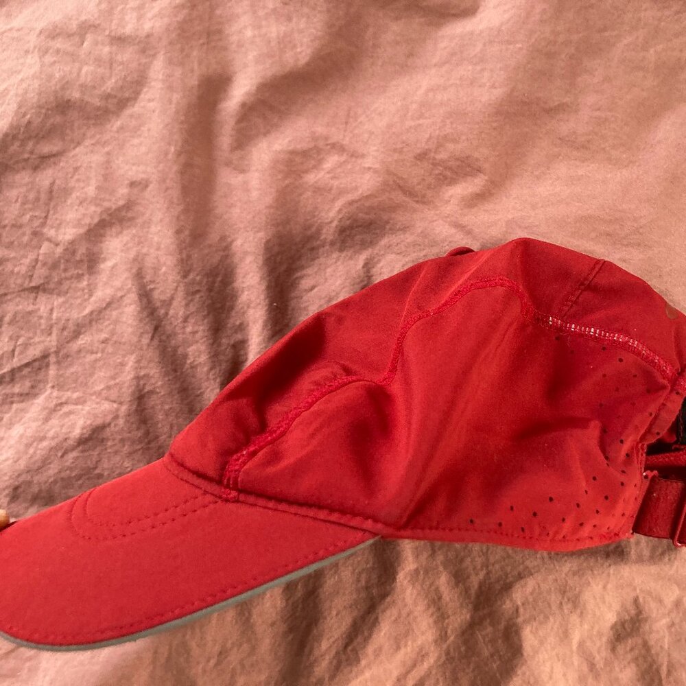 Brooks running hat